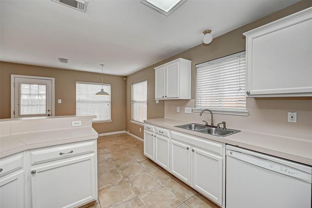 2807 Burgess Hill Court, Pearland, TX 77584