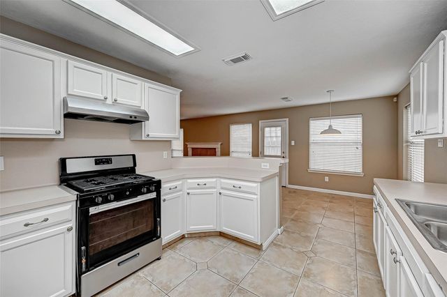 2807 Burgess Hill Court, Pearland, TX 77584