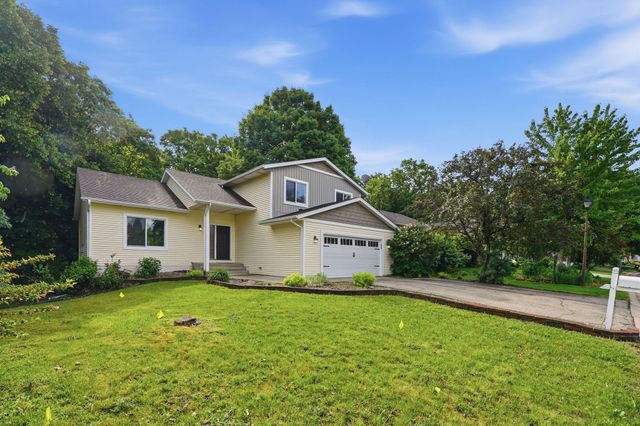 17399 Ridgewood Court, Prior Lake, MN 55372