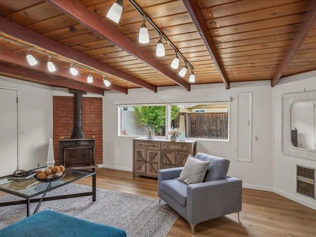 10525 Barnhart Court, Cupertino, CA 95014