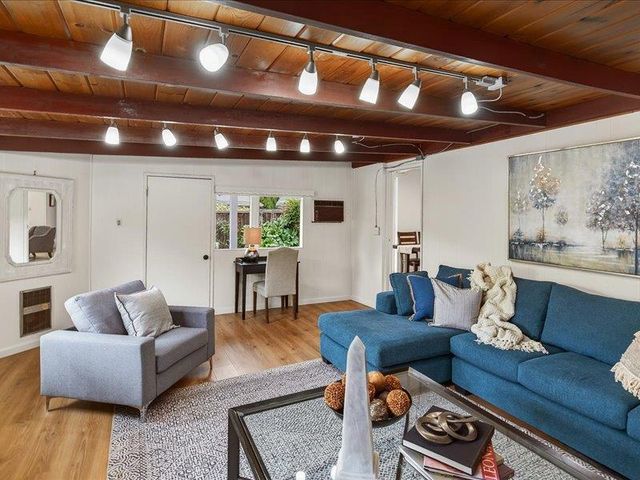 10525 Barnhart Court, Cupertino, CA 95014