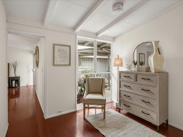 10525 Barnhart Court, Cupertino, CA 95014