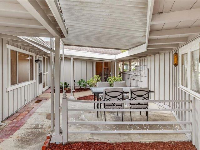 10525 Barnhart Court, Cupertino, CA 95014