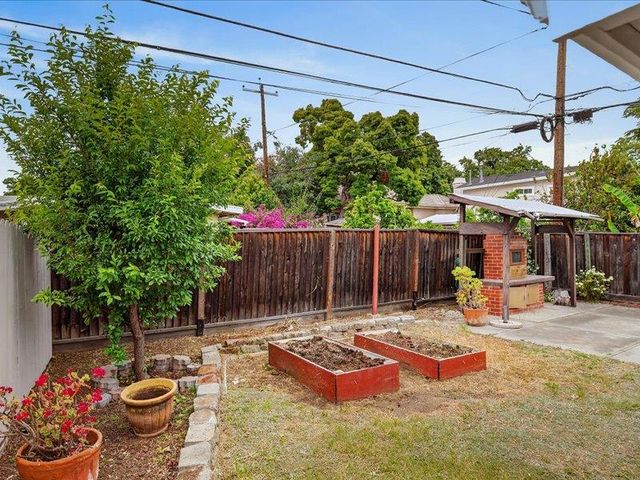 10525 Barnhart Court, Cupertino, CA 95014