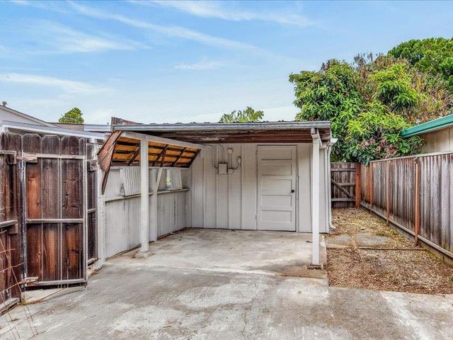 10525 Barnhart Court, Cupertino, CA 95014