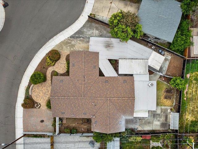 10525 Barnhart Court, Cupertino, CA 95014