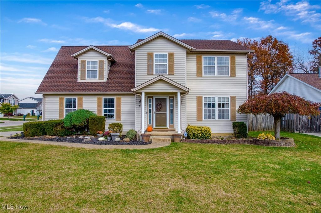 402 Song Bird Street, Elyria, OH 44035