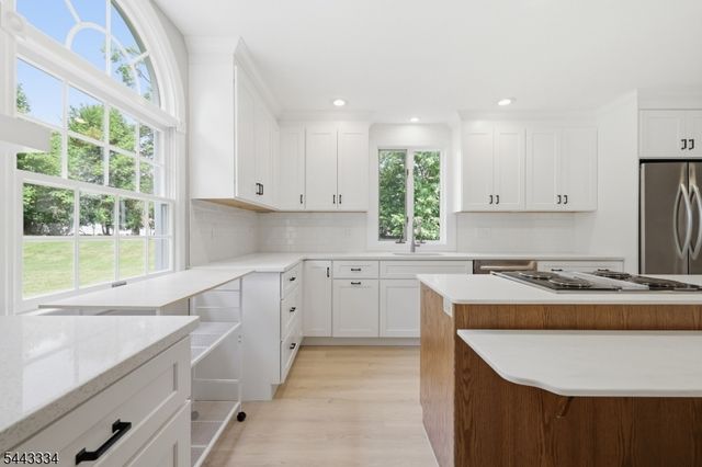 15 Deerhead Dr, Bridgewater Twp., NJ 08807