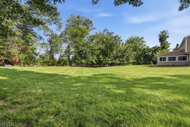 15 Deerhead Dr, Bridgewater Twp., NJ 08807