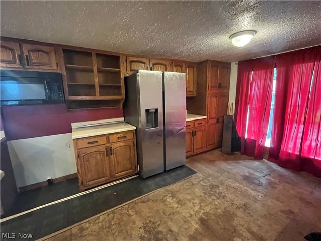 304 Lowell Avenue NE, Warren, OH 44483