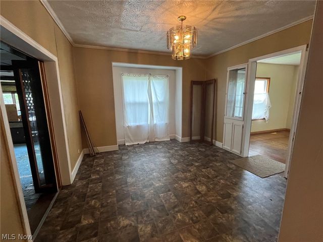 304 Lowell Avenue NE, Warren, OH 44483