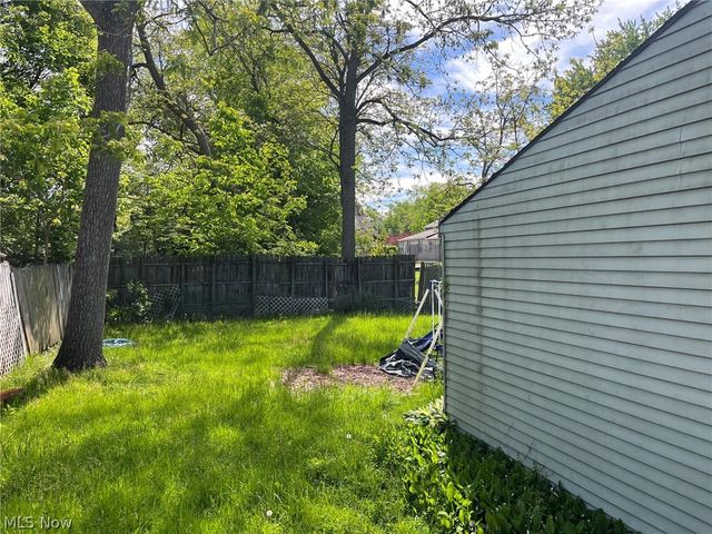 304 Lowell Avenue NE, Warren, OH 44483