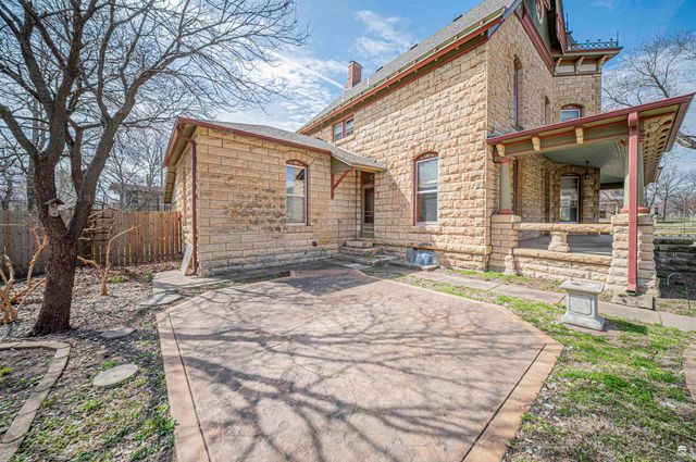 237 W 3rd Street, Junction City, KS 66441