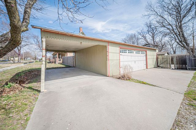 237 W 3rd Street, Junction City, KS 66441