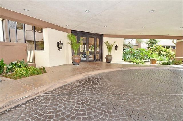 3525 Sage Road 706, Houston, TX 77056