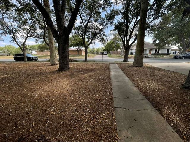 9834 Redbud Dr, Corpus Christi, TX 78410