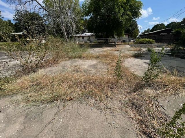 9834 Redbud Dr, Corpus Christi, TX 78410