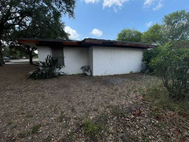 9834 Redbud Dr, Corpus Christi, TX 78410