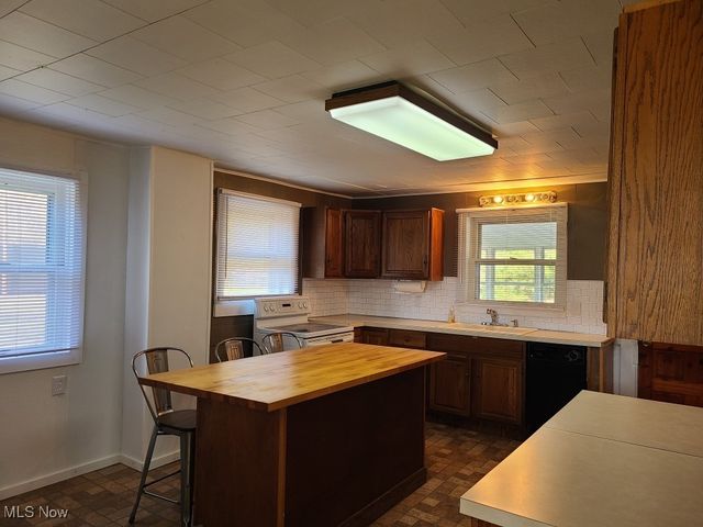 3929 Robertsville Avenue SE, Minerva, OH 44657