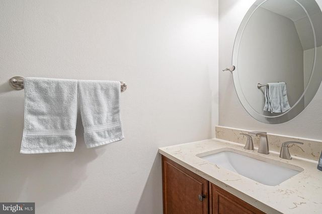 82 WOODLAKE DR, Marlton, NJ 08053