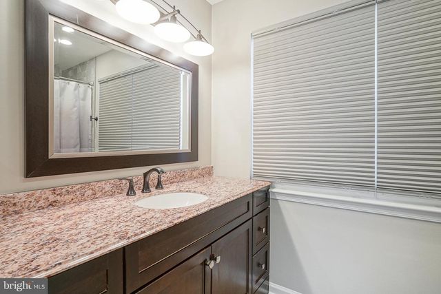 82 WOODLAKE DR, Marlton, NJ 08053