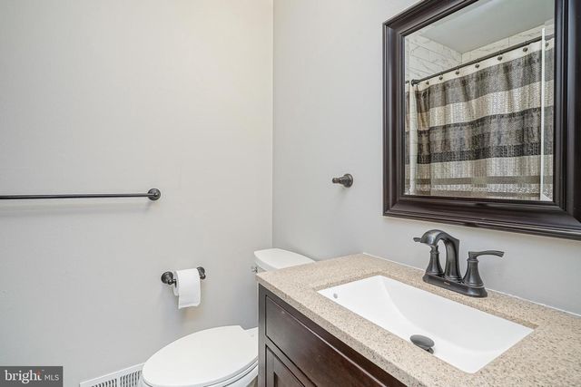 82 WOODLAKE DR, Marlton, NJ 08053