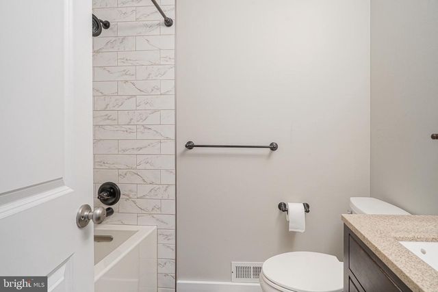 82 WOODLAKE DR, Marlton, NJ 08053