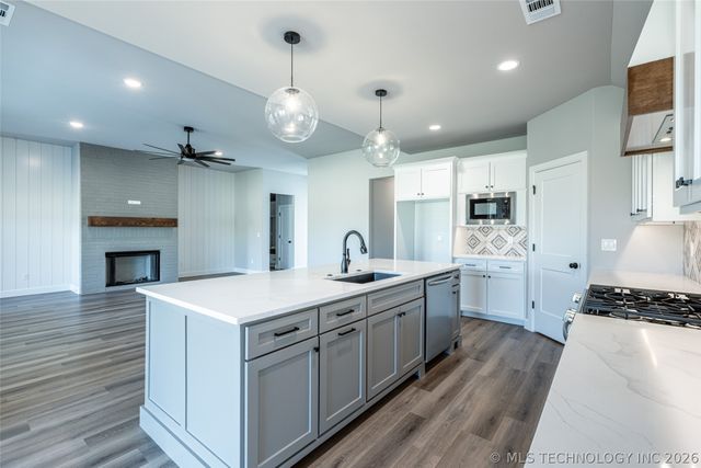 27909 E 107th Street S, Coweta, OK 74429