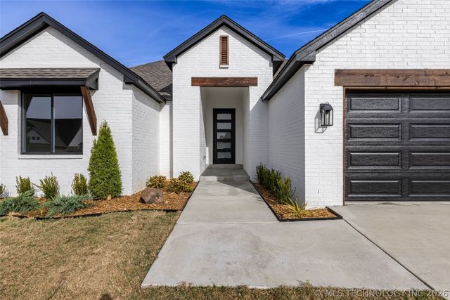 27909 E 107th Street S, Coweta, OK 74429
