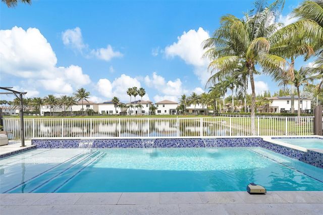 8910 NW 98th Court, Doral, FL 33178