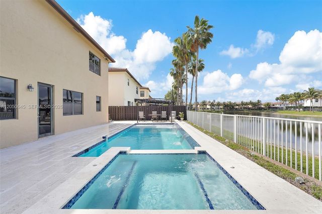 8910 NW 98th Court, Doral, FL 33178