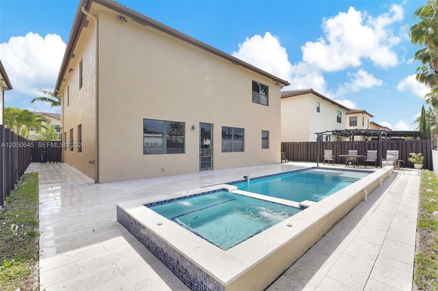 8910 NW 98th Court, Doral, FL 33178