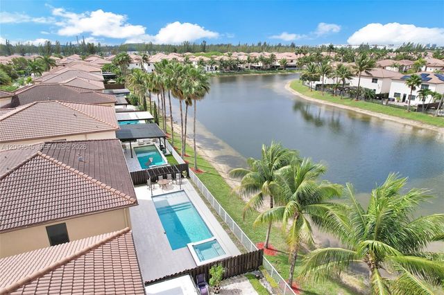 8910 NW 98th Court, Doral, FL 33178