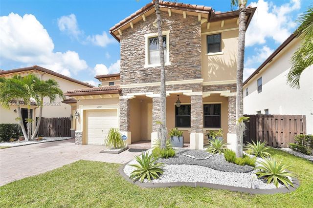8910 NW 98th Court, Doral, FL 33178
