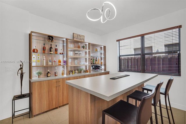 8910 NW 98th Court, Doral, FL 33178