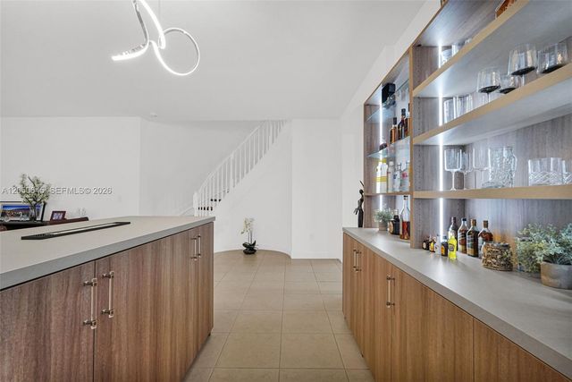 8910 NW 98th Court, Doral, FL 33178
