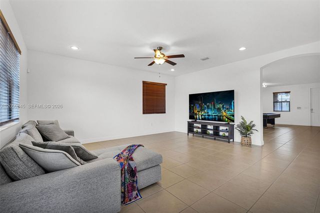 8910 NW 98th Court, Doral, FL 33178