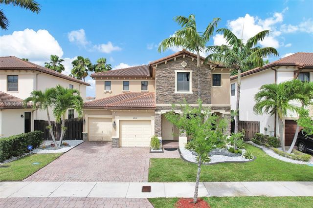 8910 NW 98th Court, Doral, FL 33178