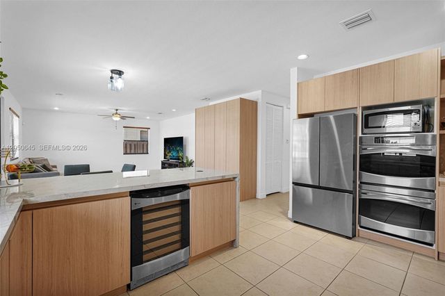 8910 NW 98th Court, Doral, FL 33178