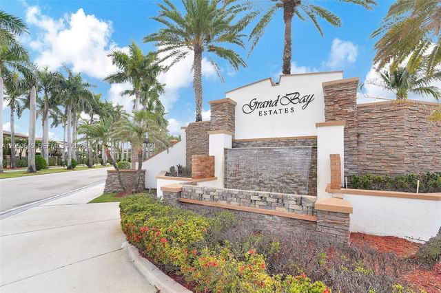 8910 NW 98th Court, Doral, FL 33178