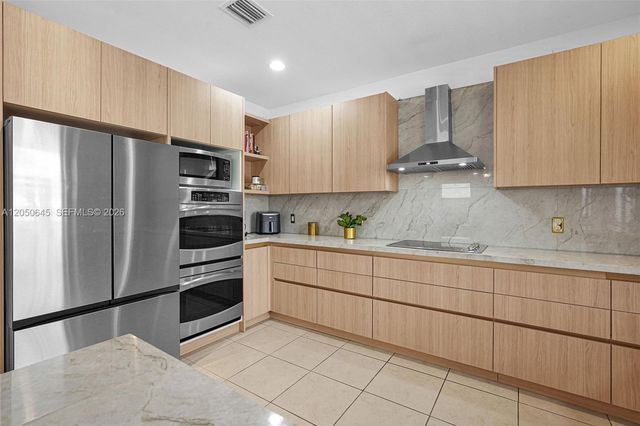 8910 NW 98th Court, Doral, FL 33178
