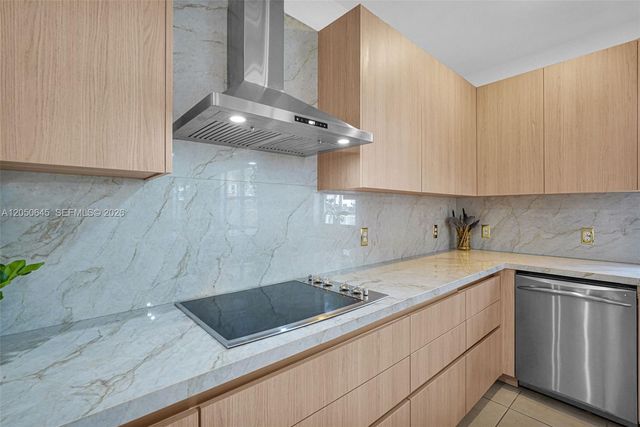 8910 NW 98th Court, Doral, FL 33178