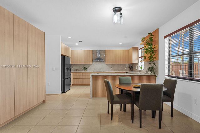 8910 NW 98th Court, Doral, FL 33178