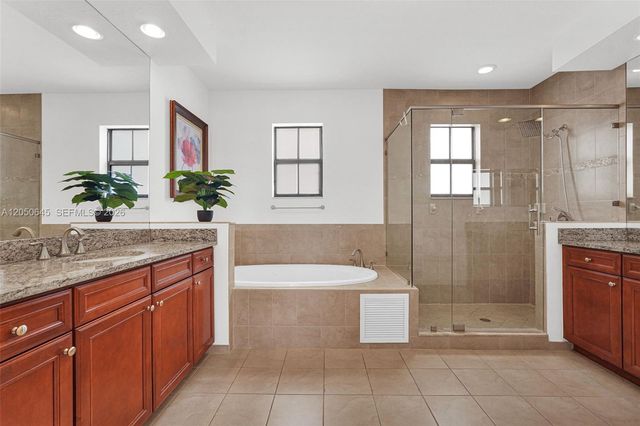 8910 NW 98th Court, Doral, FL 33178