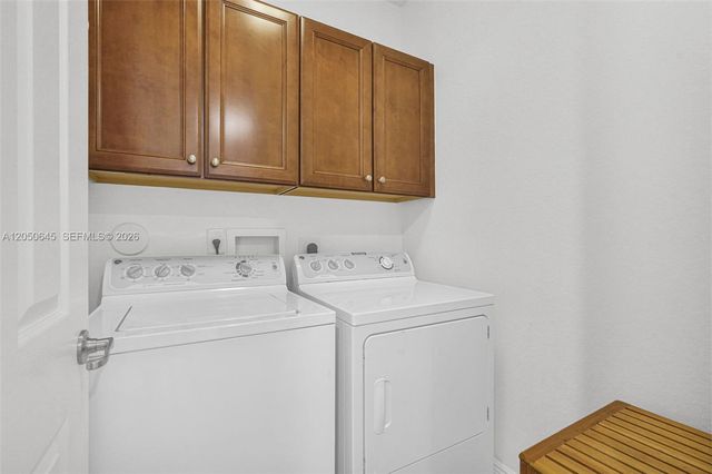 8910 NW 98th Court, Doral, FL 33178