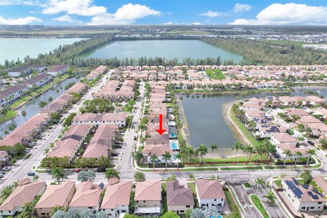 8910 NW 98th Court, Doral, FL 33178