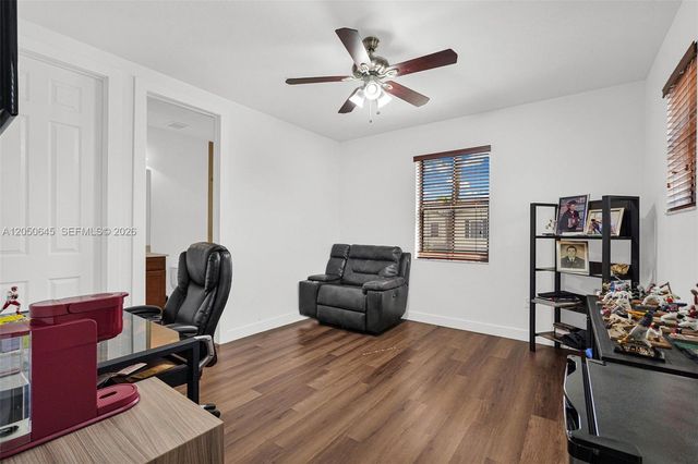 8910 NW 98th Court, Doral, FL 33178