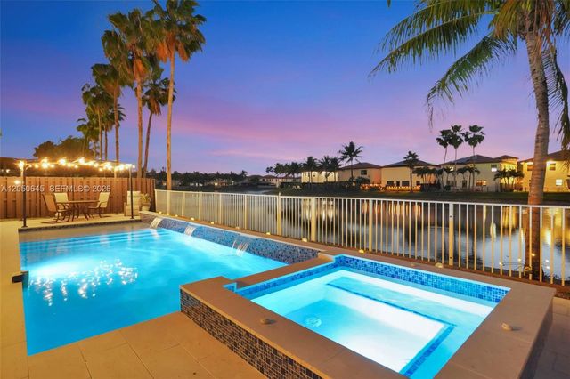 8910 NW 98th Court, Doral, FL 33178