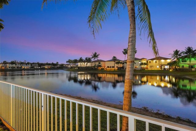 8910 NW 98th Court, Doral, FL 33178