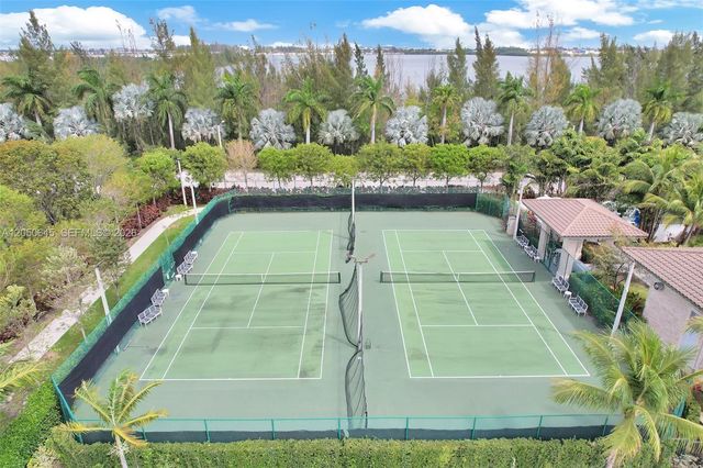 8910 NW 98th Court, Doral, FL 33178